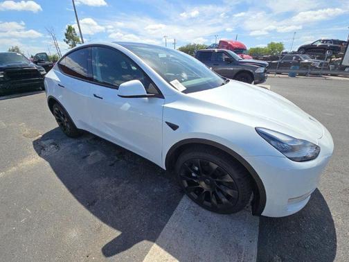 Pearl White Multi-Coat 2023 Tesla Model Y Long Range Dual Motor All-Wheel Drive