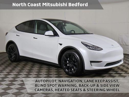 Pearl White Multi-Coat 2023 Tesla Model Y Long Range Dual Motor All-Wheel Drive