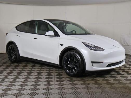 Pearl White Multi-Coat 2023 Tesla Model Y Long Range Dual Motor All-Wheel Drive