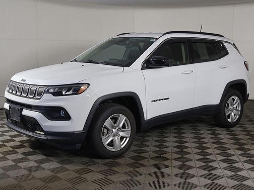 Bright White Clearcoat 2022 Jeep Compass Latitude