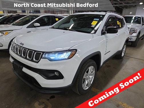 Bright White Clearcoat 2022 Jeep Compass Latitude