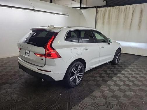 2018 Volvo XC60 T6 Momentum