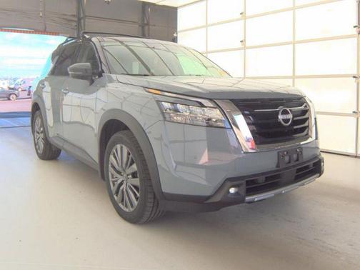 Solid Gray/Super Black 2024 Nissan Pathfinder SL 4WD