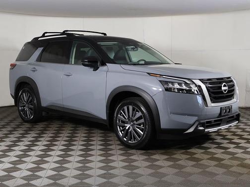 Solid Gray/Super Black 2024 Nissan Pathfinder SL 4WD