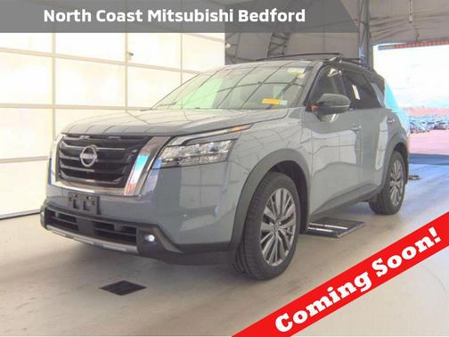 Solid Gray/Super Black 2024 Nissan Pathfinder SL 4WD