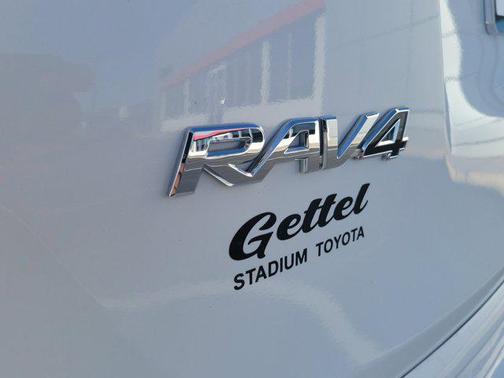 2018 Toyota RAV4 Hybrid SE