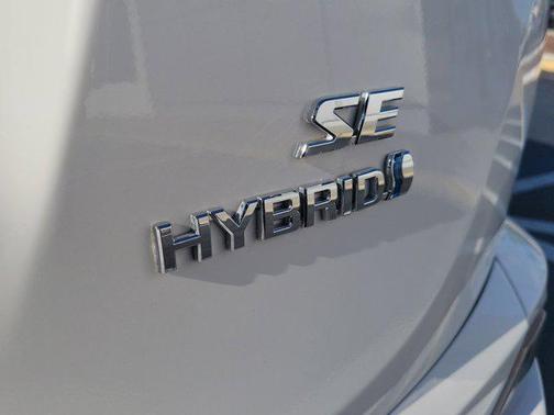 2018 Toyota RAV4 Hybrid SE