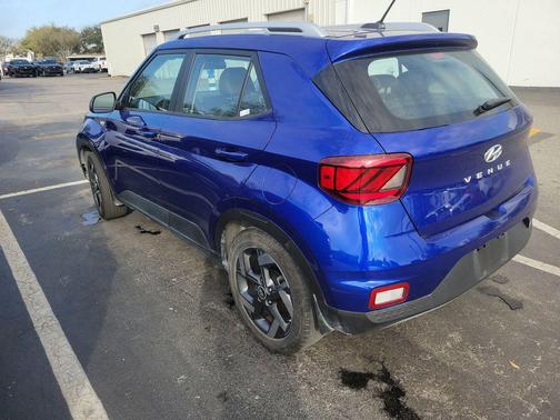 2023 Hyundai VENUE Limited