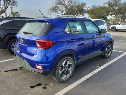 2023 Hyundai VENUE Limited