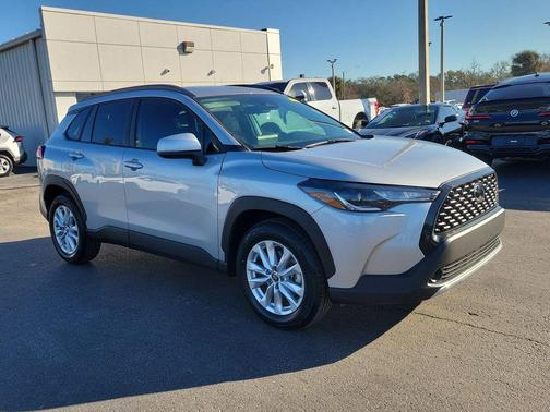 2024 Toyota Corolla Cross LE