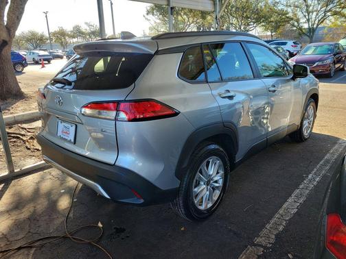 2024 Toyota Corolla Cross LE