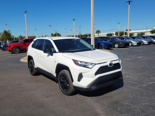 2025 Toyota RAV4 LE