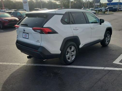 2022 Toyota RAV4 Hybrid LE