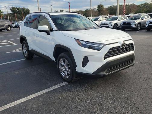 2022 Toyota RAV4 XLE