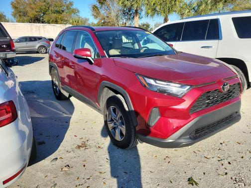 2022 Toyota RAV4 XLE