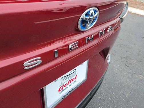 2023 Toyota Sienna Limited 7-Passenger
