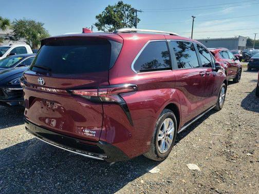 2023 Toyota Sienna Limited 7-Passenger