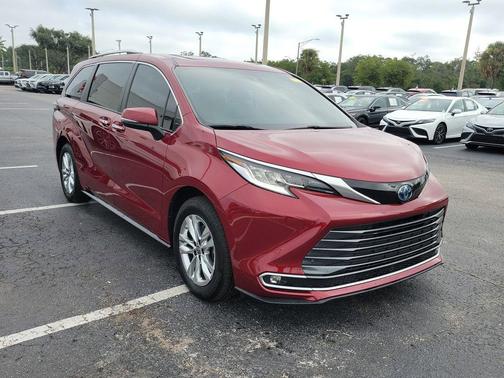 2023 Toyota Sienna Limited 7-Passenger