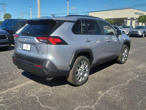 2025 Toyota RAV4 XLE Premium