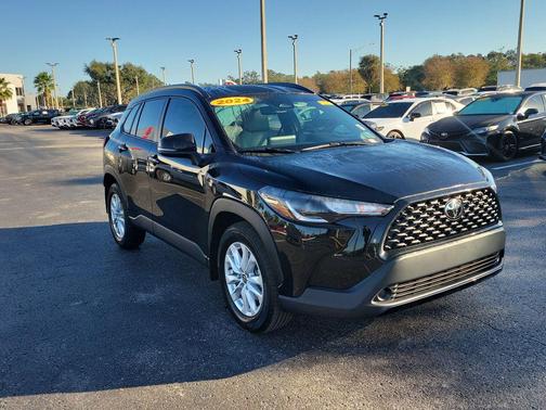 2024 Toyota Corolla Cross LE