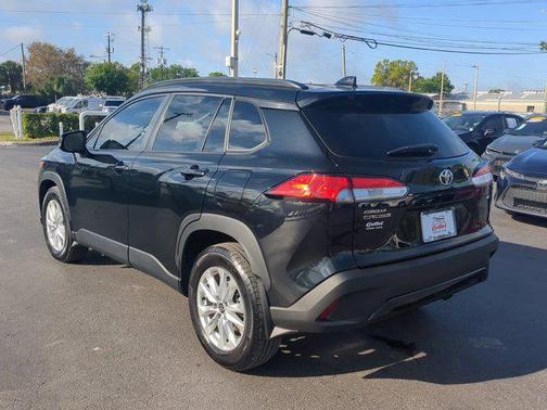 2024 Toyota Corolla Cross LE