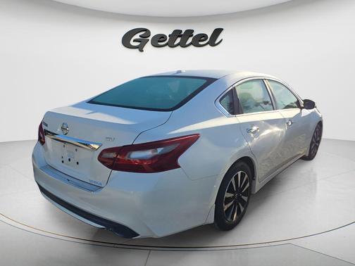 Pearl White 2018 Nissan Altima 2.5 SV