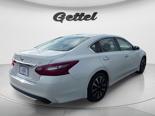 Pearl White 2018 Nissan Altima 2.5 SV