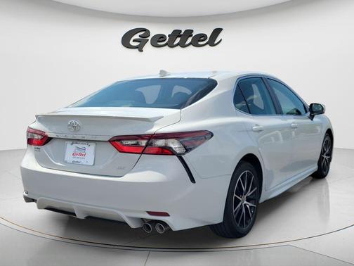 Ice Edge 2024 Toyota Camry SE