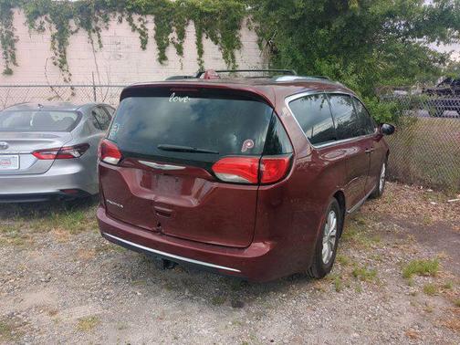 2019 Chrysler Pacifica Touring L