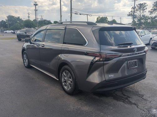 2024 Toyota Sienna XLE 7 Passenger