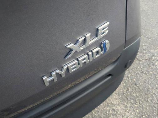 2024 Toyota Sienna XLE 7 Passenger