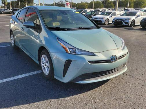 2022 Toyota Prius LE