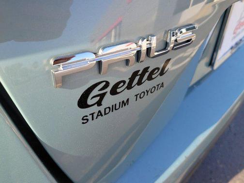 2022 Toyota Prius LE