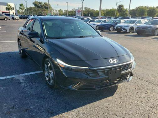 2024 Hyundai ELANTRA Limited
