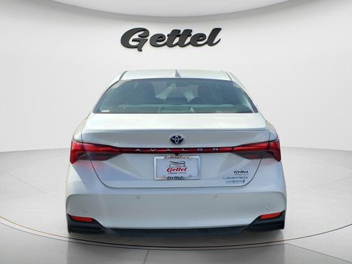 2019 Toyota Avalon Hybrid XLE Plus