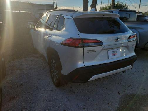 2022 Toyota Corolla Cross XLE