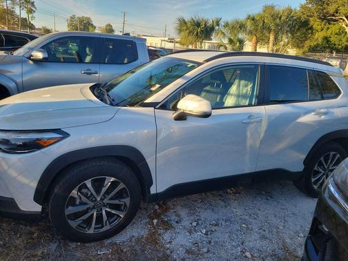 2022 Toyota Corolla Cross XLE