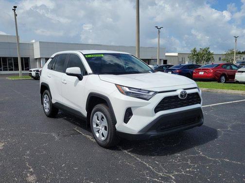 2025 Toyota RAV4 LE
