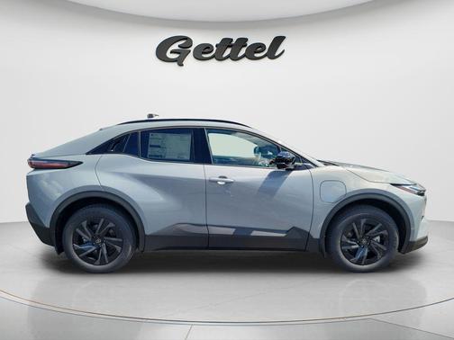 Cement 2026 Toyota C-HR SE