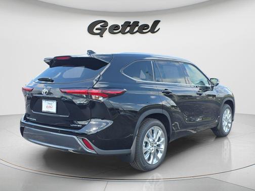 Midnight Black Metallic 2026 Toyota Highlander Hybrid Limited
