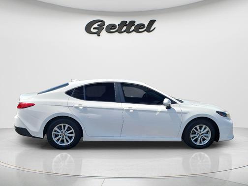 Ice Cap 2025 Toyota Camry LE
