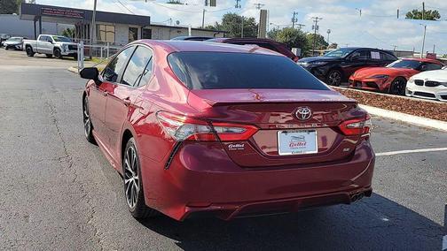 2018 Toyota Camry SE