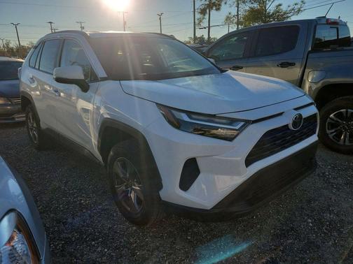 2024 Toyota RAV4 XLE