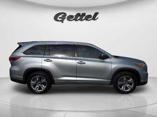 Silver Sky Metallic 2016 Toyota Highlander Limited