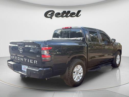 Super Black 2022 Nissan Frontier SV