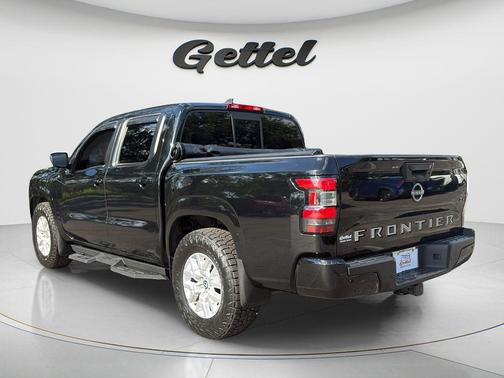 Super Black 2022 Nissan Frontier SV