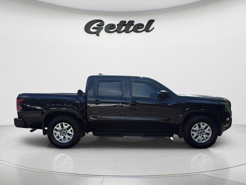 Super Black 2022 Nissan Frontier SV