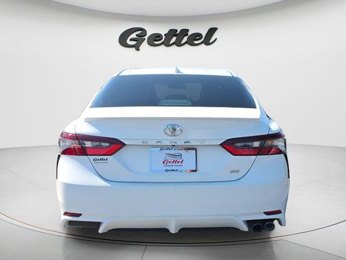 Ice Cap 2023 Toyota Camry SE