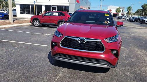 2025 Toyota Highlander Hybrid Platinum