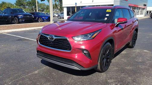 2025 Toyota Highlander Hybrid Platinum